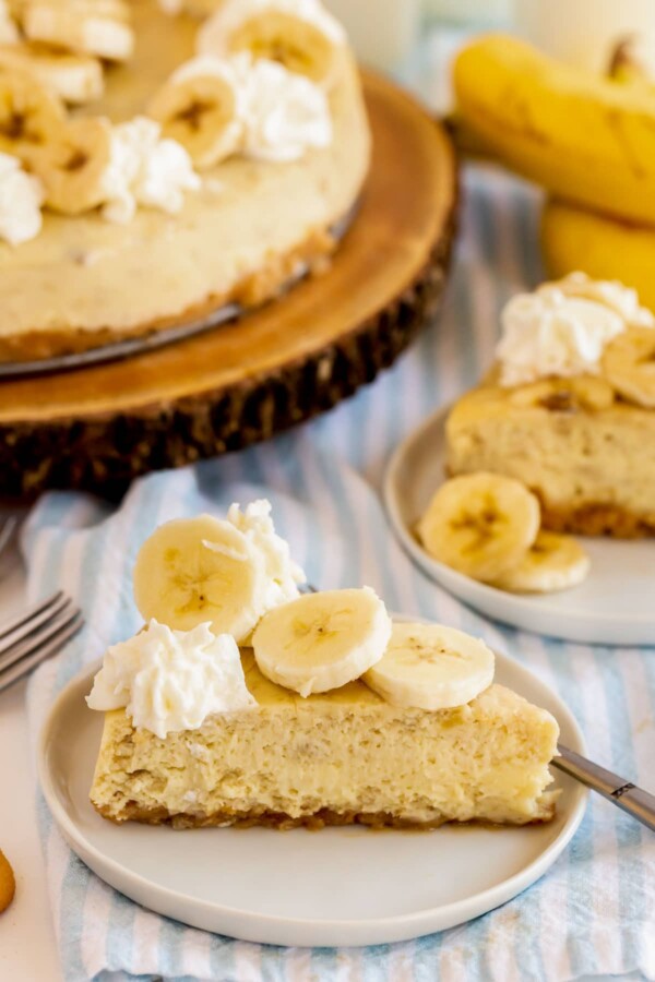 banana cream cheesecake slice on a plate