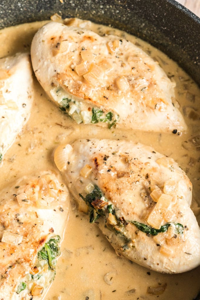 florentine chicken in a skillet