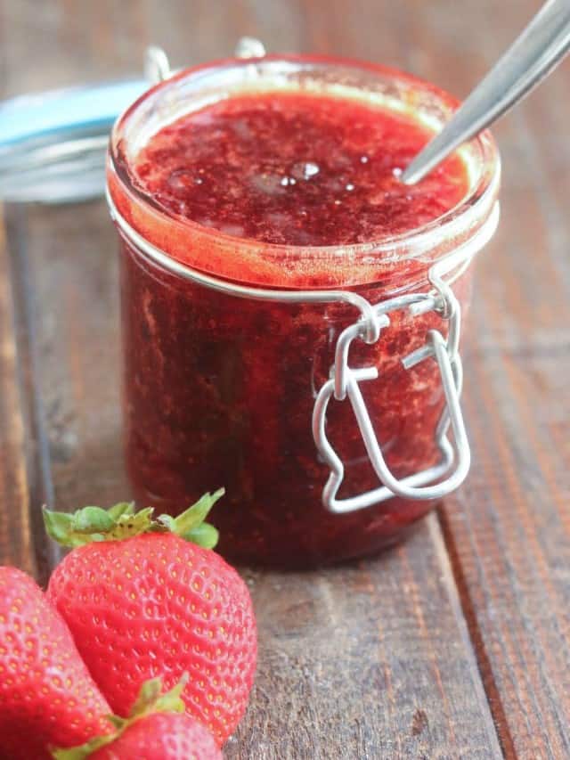The Best Strawberry Jam Recipe (no pectin)